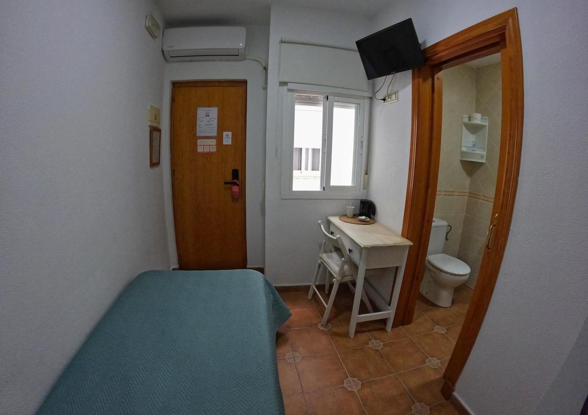 Hostal Canalejas Cadiz Exterior photo